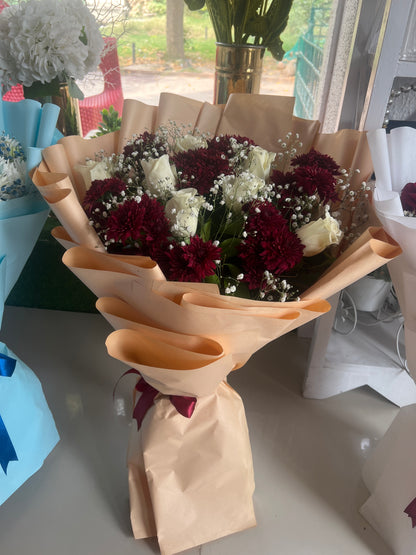 Luxury White Rose and Red Chrysanthemum Bouquet – Elegant Peach Sheet Design